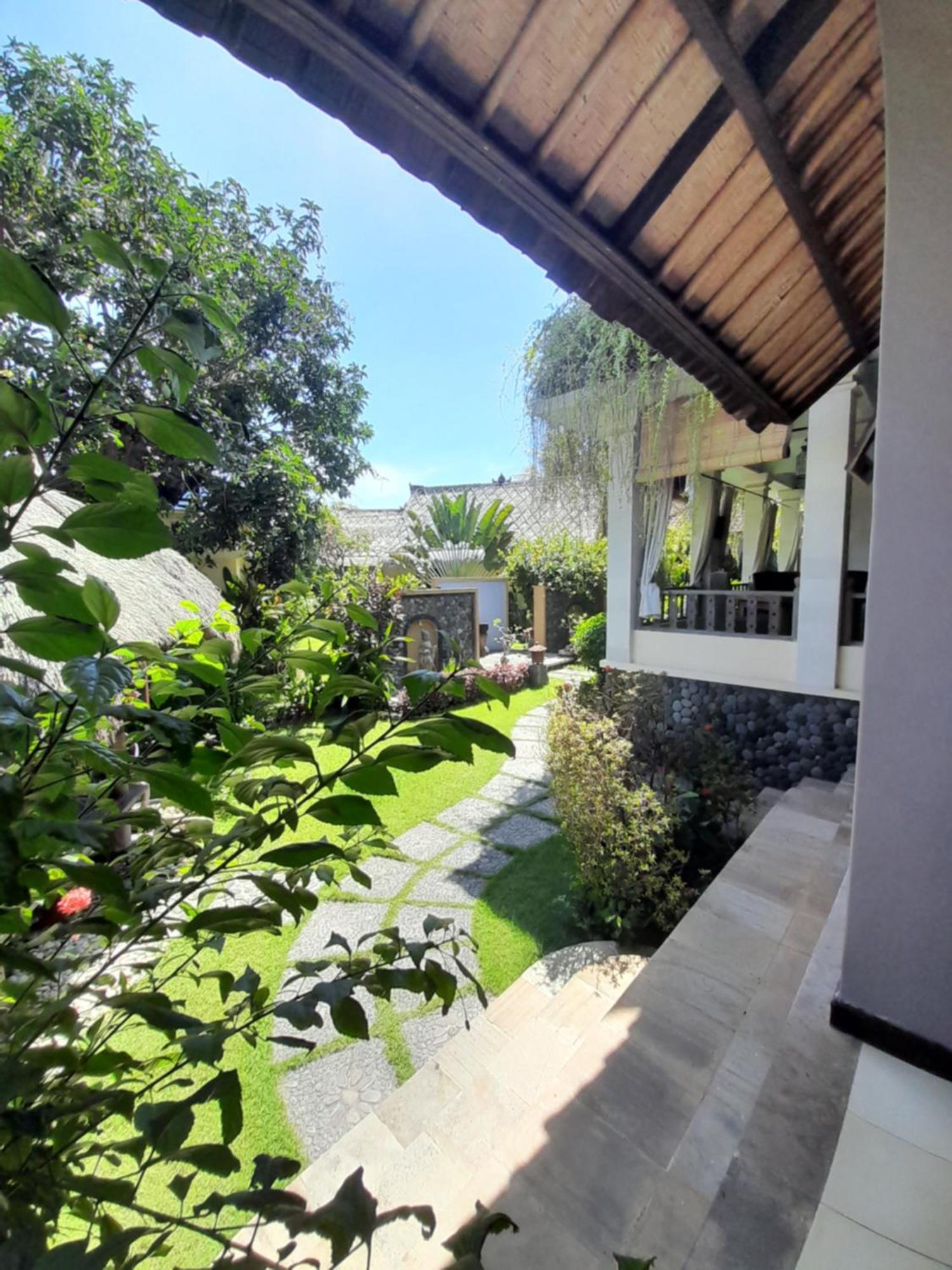 Life In Amed Beach Hotel Exterior photo