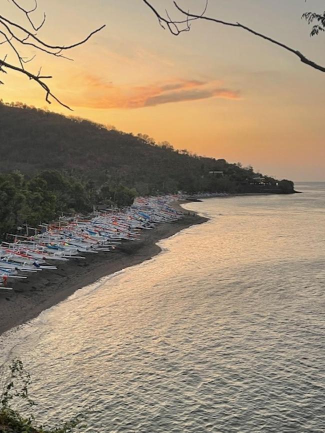 Life In Amed Beach Hotel Exterior photo